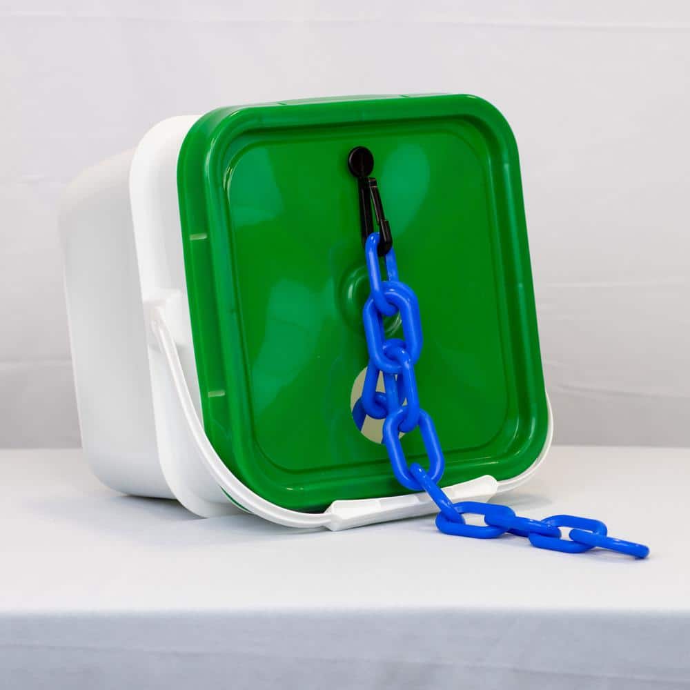 2 in. (#8, 51 mm) x 65 ft. Heavy Duty Plastic Safety Chain Blue in a Pail - Hercitys