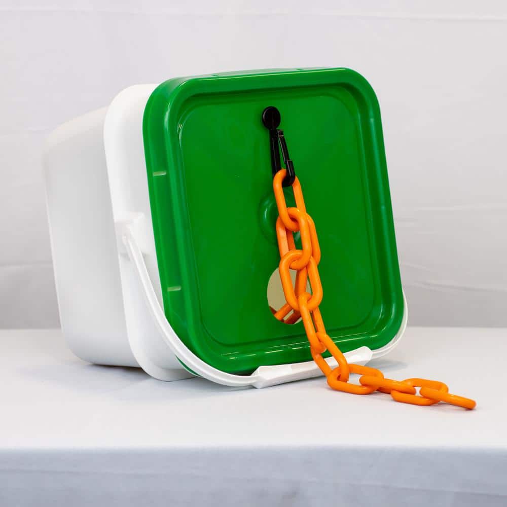 2 in. (#8, 51 mm) x 65 ft. Heavy Duty Plastic Safety Chain Safety Orange in a Pail - Hercitys