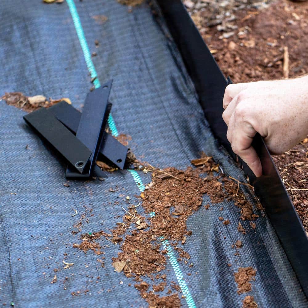 1 in. x 1.25 in. x 14 in. Black Steel Landscape Edging Connector Kit for 14 in. Edging (4-Piece) - Hercitys