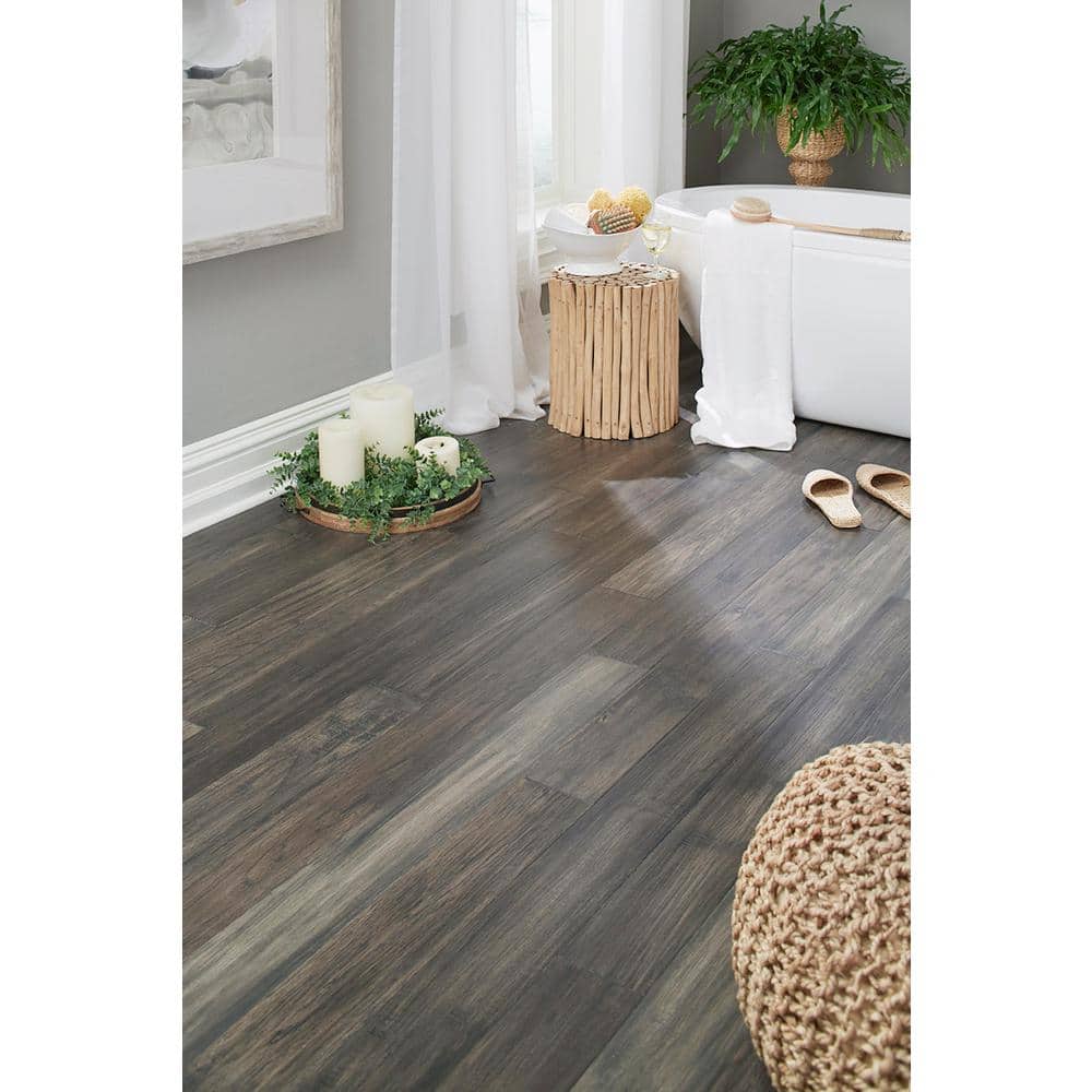Shadow Gray Hickory 2/7 in. T x 5 in. W Click Lock Hand Scraped Engineered Hardwood Flooring (16.7 sq.ft./case) - Hercitys