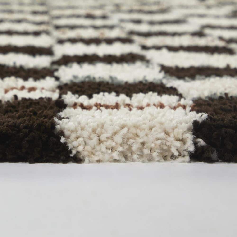 Darien Brown 5 ft. 3 in. x 7 ft. Checkered Area Rug - Hercitys