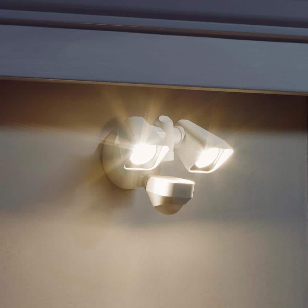 Floodlight Wired – Outdoor Smart Lighting with Adjustable Motion Detection, Integrated LEDs, 2000 Lumens, White - Hercitys