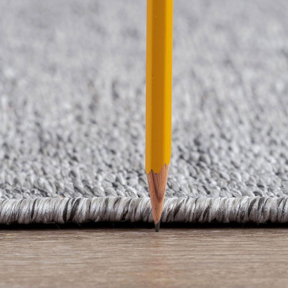 Alma Light Gray 5 ft. x 7 ft. Geometric Machine Washable Indoor Area Rug - Hercitys