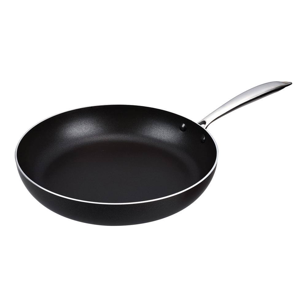Urban 12 in. Aluminum Skillet in Black - Hercitys