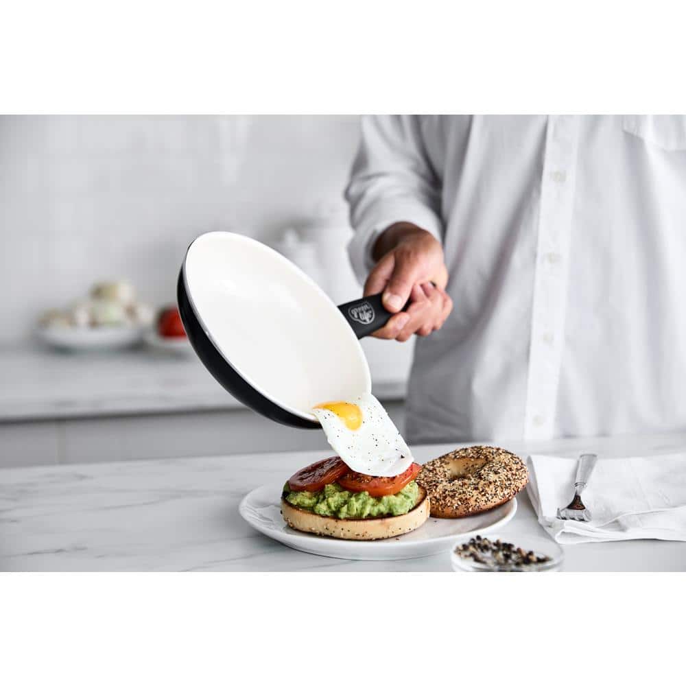 Soft Grip 2-Piece Healthy Ceramic Nonstick 7 in. and 10 in. Frying Pan Skillet Set In Black and Cream - Hercitys