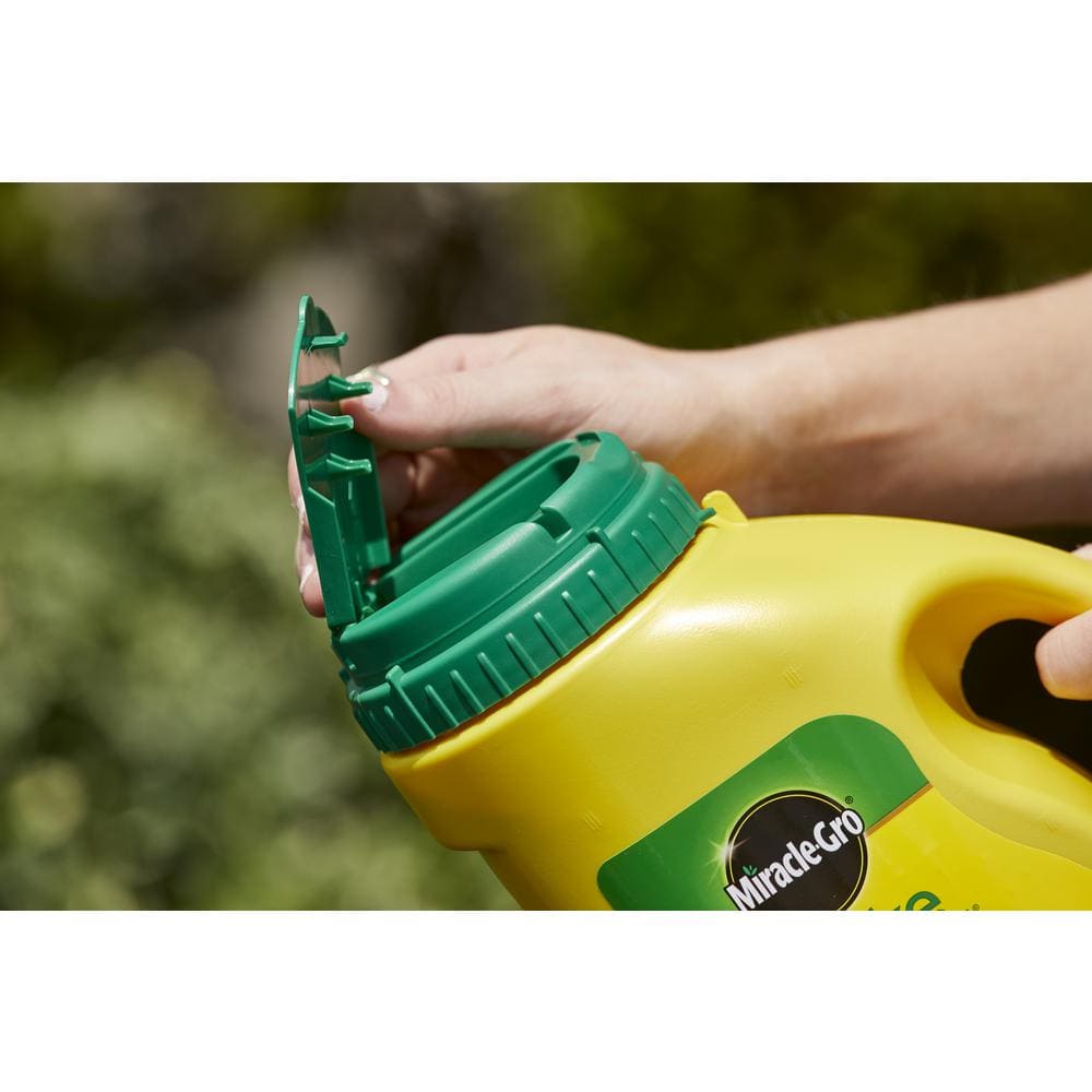 Shake N Feed All Purpose Plant Food Plus Weed Preventer1, 4.5 lb. Prevents Crabgrass in Gardens, Dry Fertilizer - Hercitys