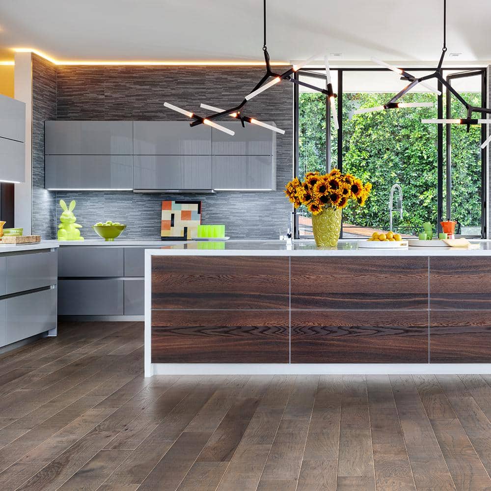 Manresa Hickory 3/8 in. T x 6.5 in. W Click Lock Wire Brushed Engineered Hardwood Flooring (23.64 sq. ft. / case) - Hercitys