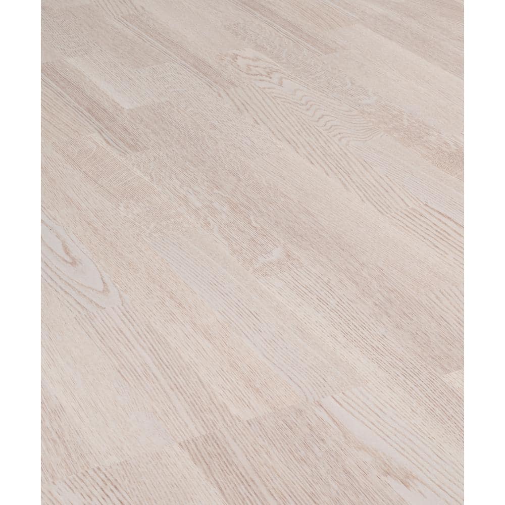 Frosty European Oak 1/2 in. T x 7.2 in. W Click Lock Wire Brushed Engineered Hardwood Flooring (38.6 sq.ft./case) - Hercitys