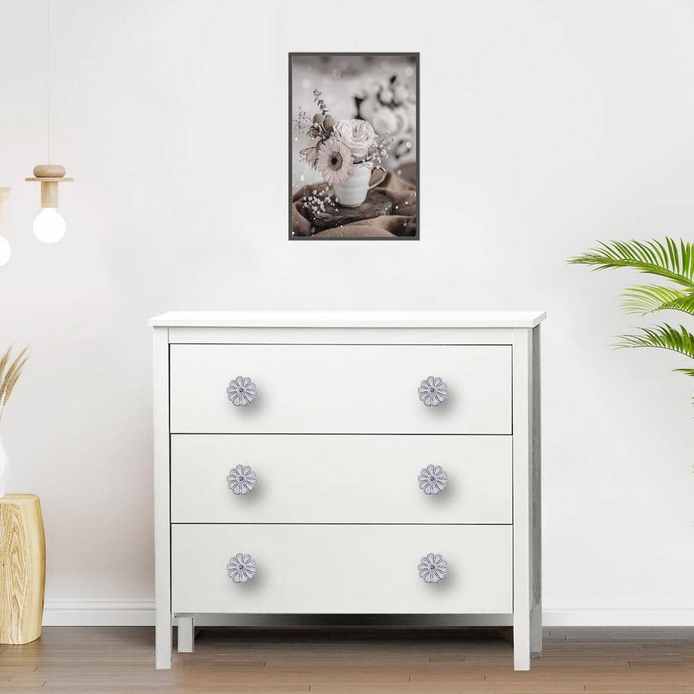 Cosmo Flower 1-5/6 in. Distressed White Patina Cabinet Knob (Pack of 10) - Hercitys