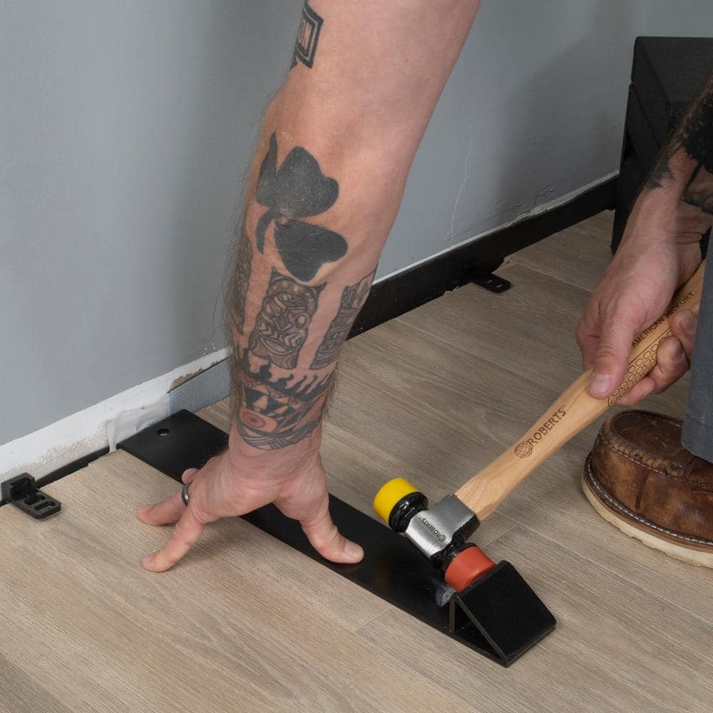 The Maverick 3 in. W x 16 in. L Pro Pull Bar for Installation of Vinyl, Laminate, Wood Flooring - Hercitys