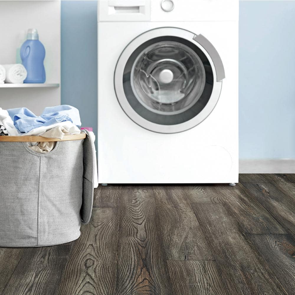 Badlands Oak 2/7 in. T x 6.5 in. W Click Lock Engineered Hardwood Flooring (19.5 sq.ft./case) - Hercitys
