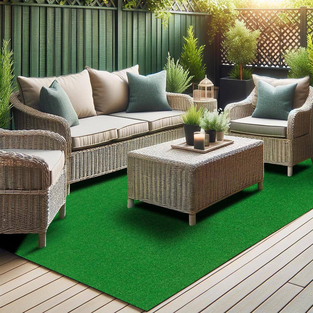 Evergreen Collection 4 ft. x 7ft. Indoor/Outdoor Green Low Pile Artificial Grass Runner Rug, 3 ft. 11 in.x 6 ft. 7 in. - Hercitys