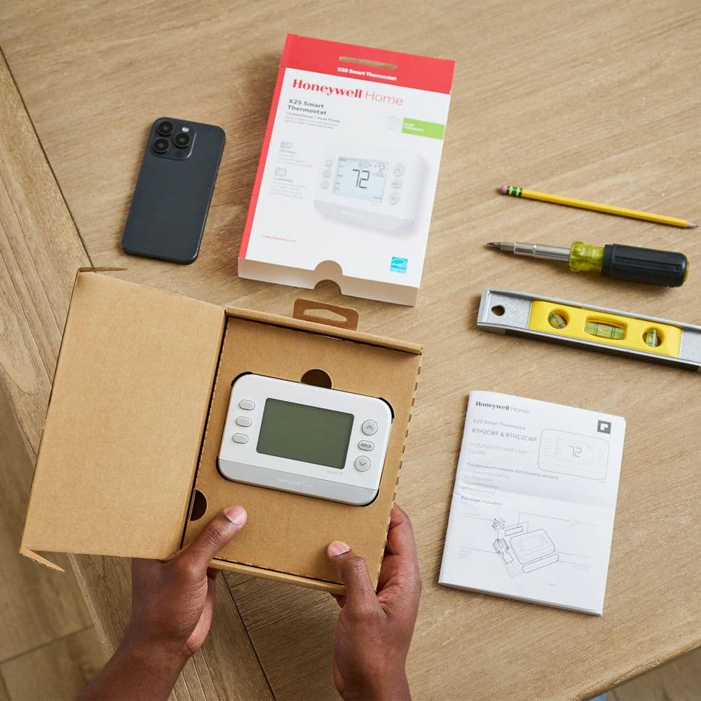 X2S Smart Thermostat, Conventional/Heat Pump, Wi-Fi Thermostat - Hercitys