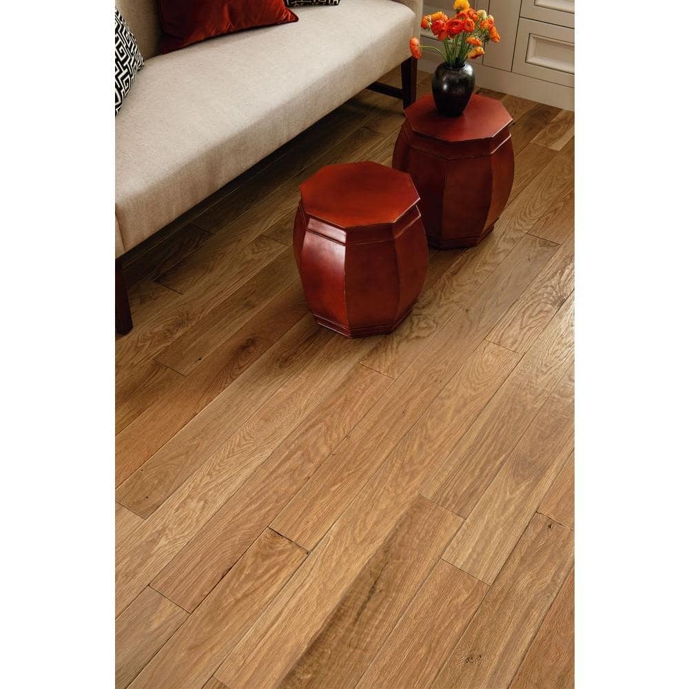 American Vintage Natural Oak 3/8 in. T x 5 in. W T+G Hand Scraped Engineered Hardwood Flooring (25 sq.ft./ctn) - Hercitys