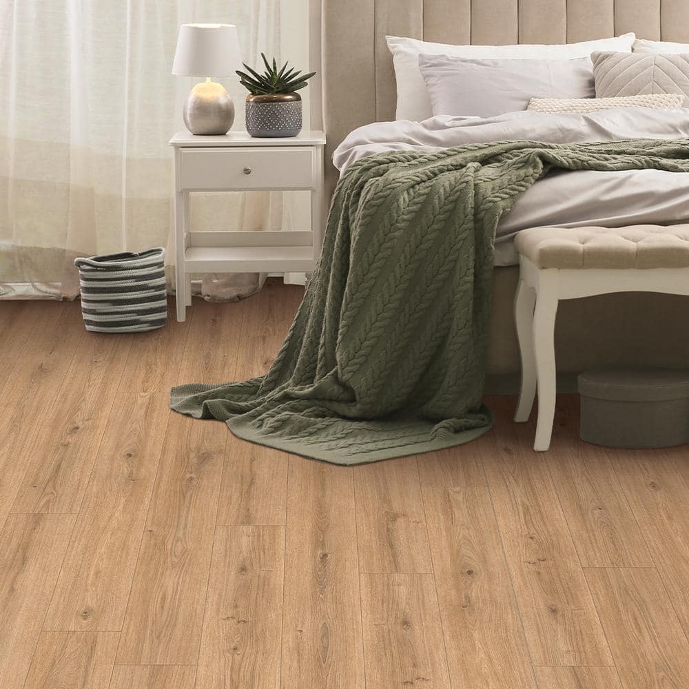 Tully River Oak 7 mm T x 7.56 in. W Water Resistant Laminate Flooring (26.6 sqft/case) - Hercitys