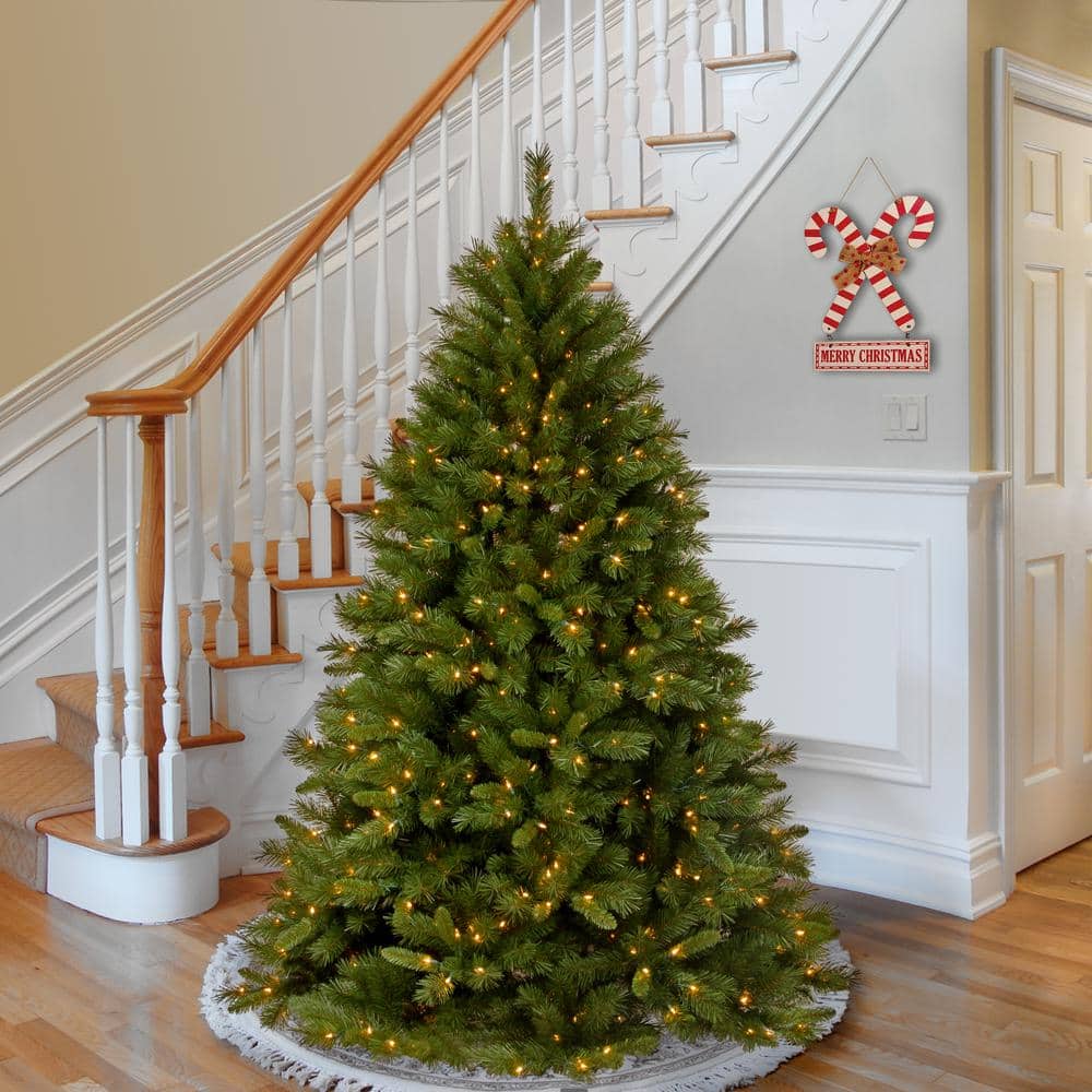 7-1/2 ft. Winchester Pine Hinged Artificial Christmas Tree with 500 Clear Lights - Hercitys