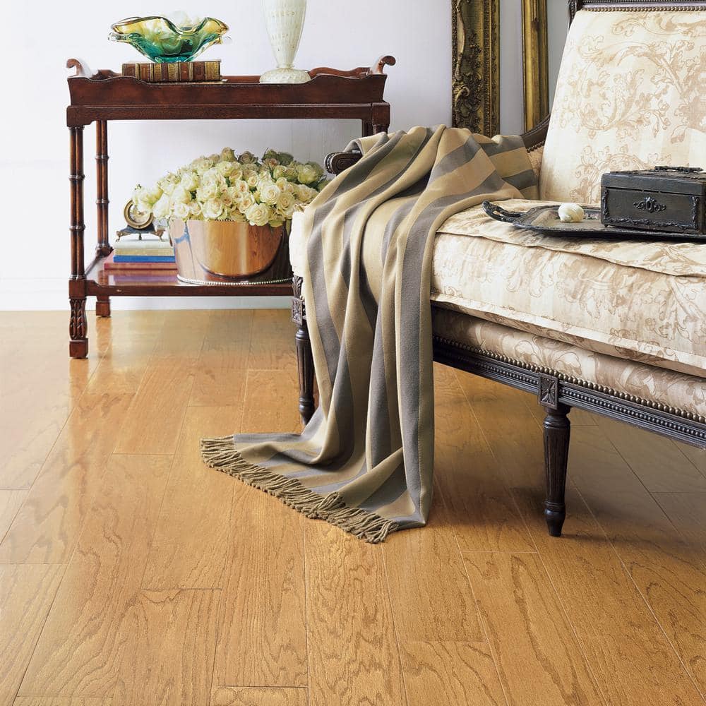 Town Hall Natural Oak 3/8 in. T x 3 in. W T+G Smooth Engineered Hardwood Flooring (31.5 sq.ft./ctn) - Hercitys