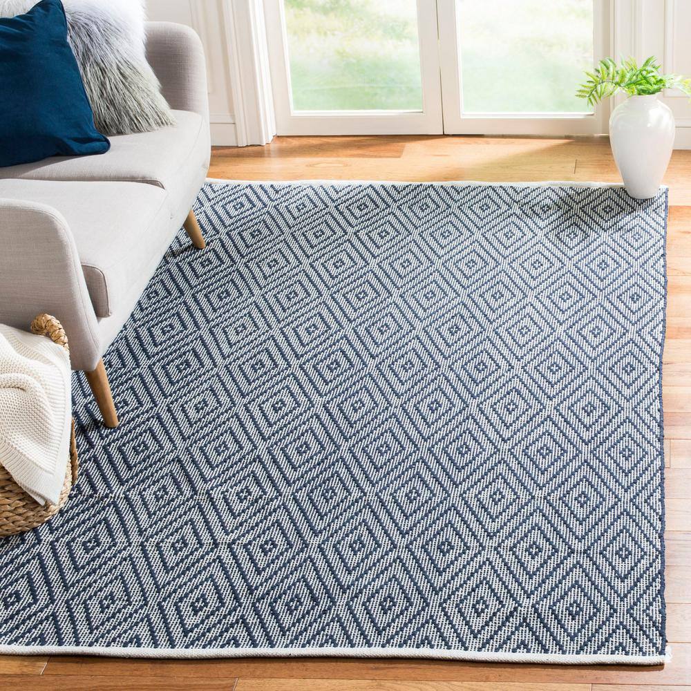 Montauk Navy/Ivory 5 ft. x 7 ft. Geometric Area Rug - Hercitys