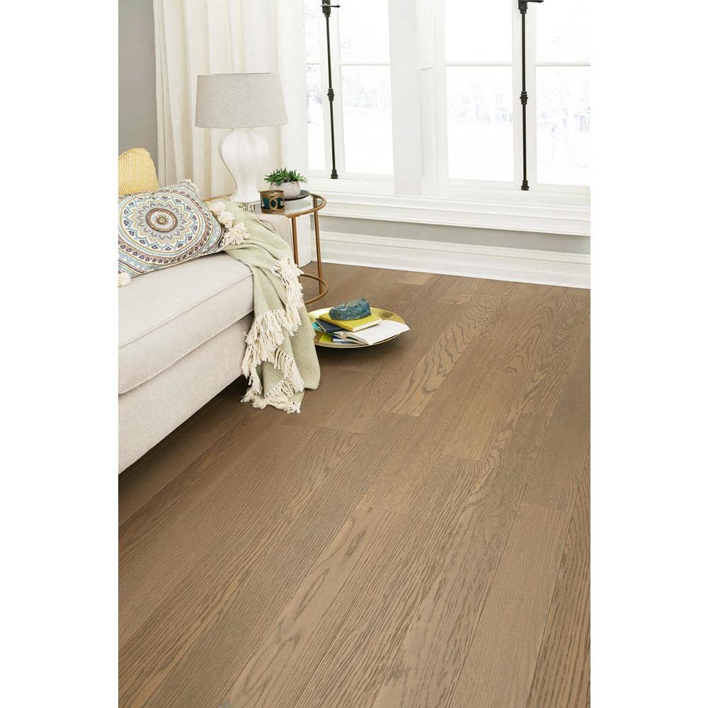 Banff White Oak 2/7 in. T x 5 in. W Click Lock Wire Brushed Engineered Hardwood Flooring (16.7 sq.ft./case) - Hercitys