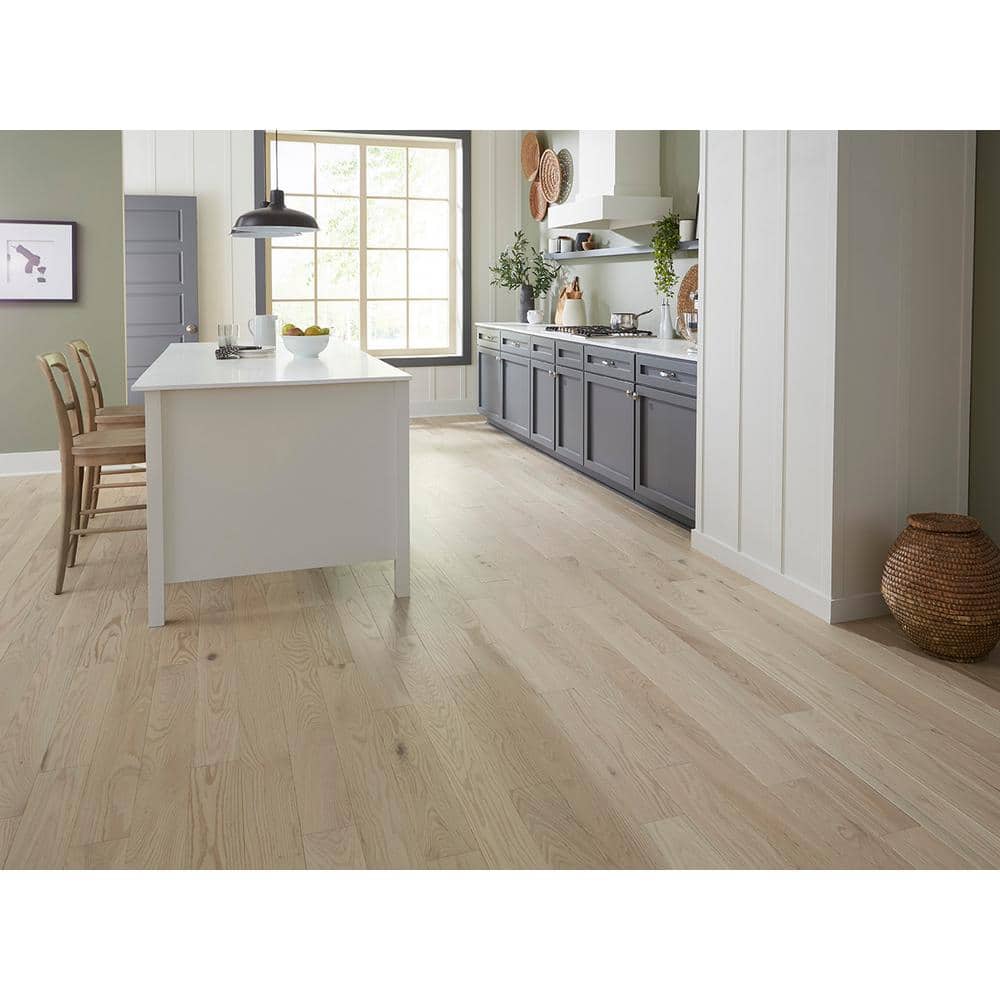 Northern Coast Oceans Edge Oak 3/4 in. T x 5 in. W Smooth Solid Hardwood Flooring (20 sq.ft./case) - Hercitys