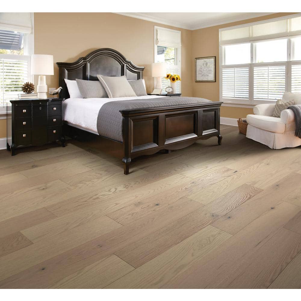 Pavillion Patch Red Oak 3/8 in. T X 6.3 in. W Tongue and Groove Engineered Hardwood Flooring (30.48 sq.ft./case) - Hercitys