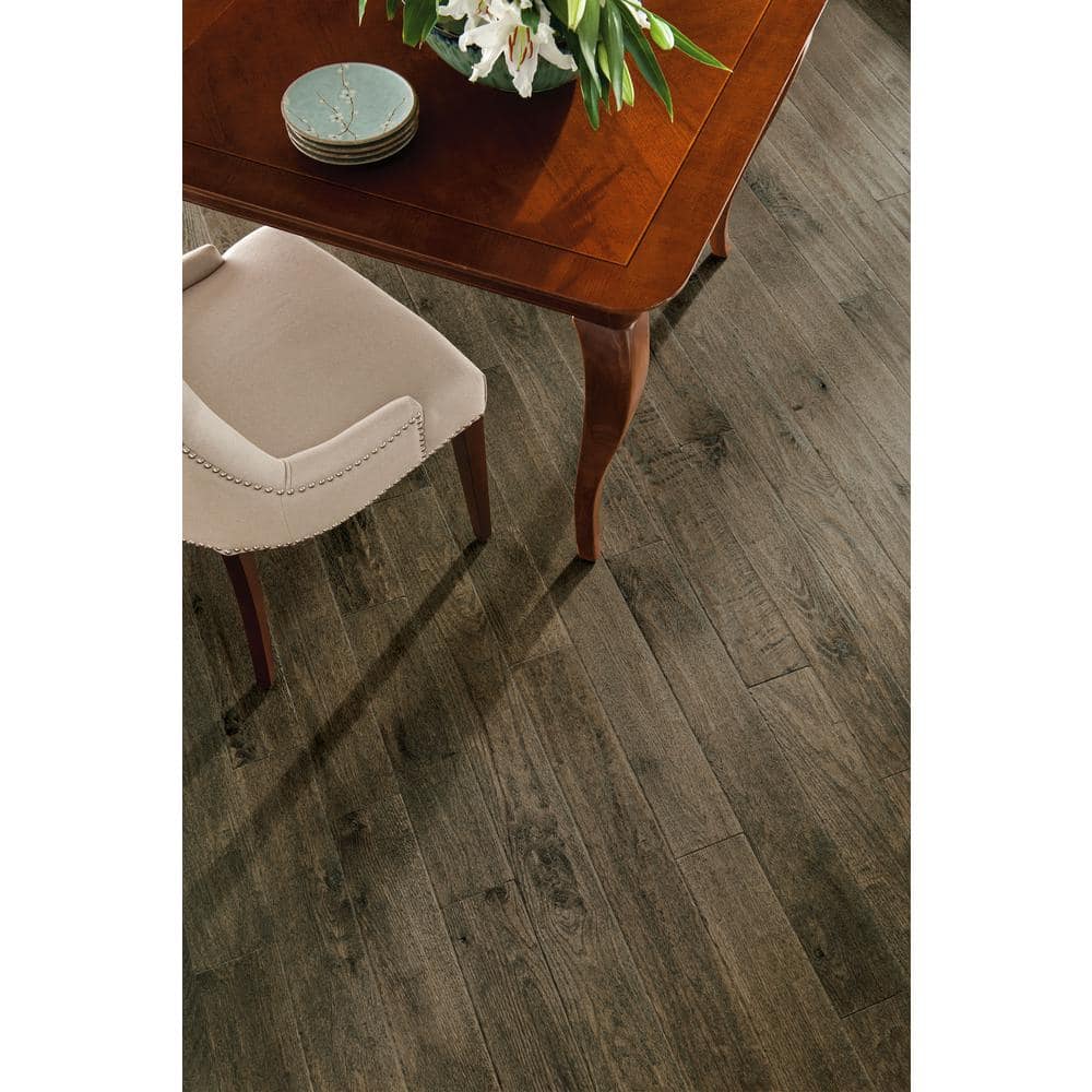 American Vintage Wolf Run Oak 3/8 in. T x 5 in. W T+G Hand Scraped Engineered Hardwood Flooring (25 sq.ft./ctn) - Hercitys