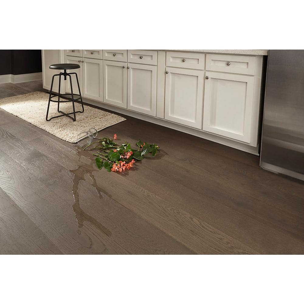 Stormy Gray Oak 1/3 in. T x 7.5 in. W Click Lock Wire Brushed Engineered Hardwood Flooring (17.5 sq.ft./case) - Hercitys