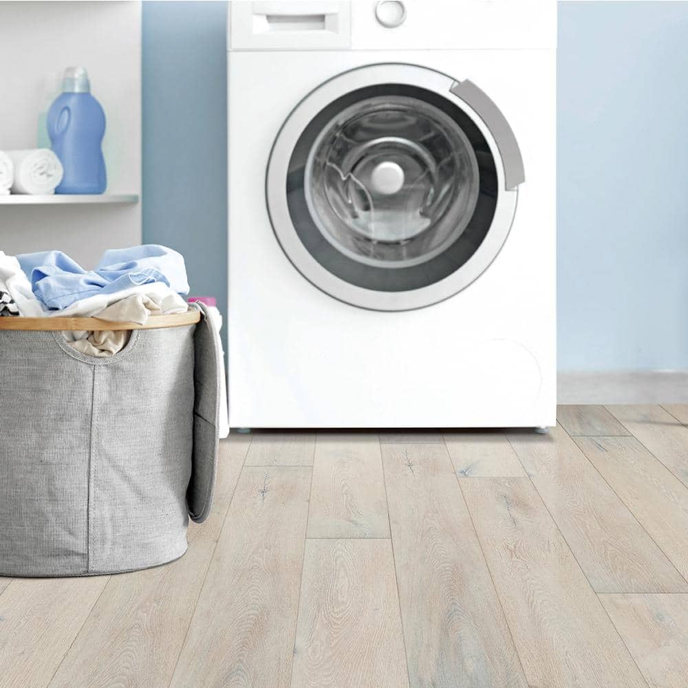 Shining River Oak 2/7 in. T x 6.5 in. W Click Lock Engineered Hardwood Flooring (19.5 sq.ft./case) - Hercitys