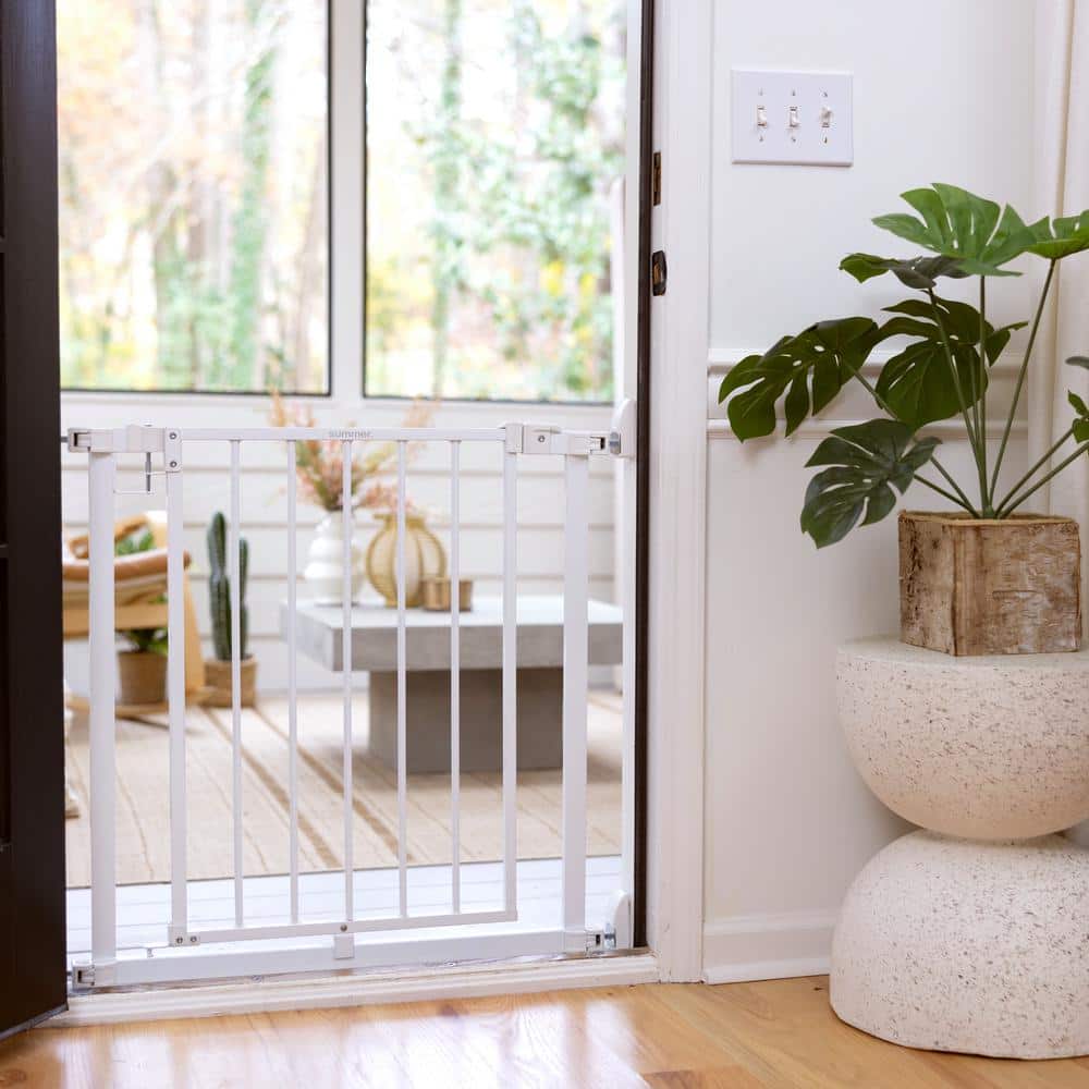 The Doorway 37W Series Pet and Baby Gate with Quad Cam Lock, Pressure or Hardware Mounted, Auto Close Door, 28 in. Tall - Hercitys