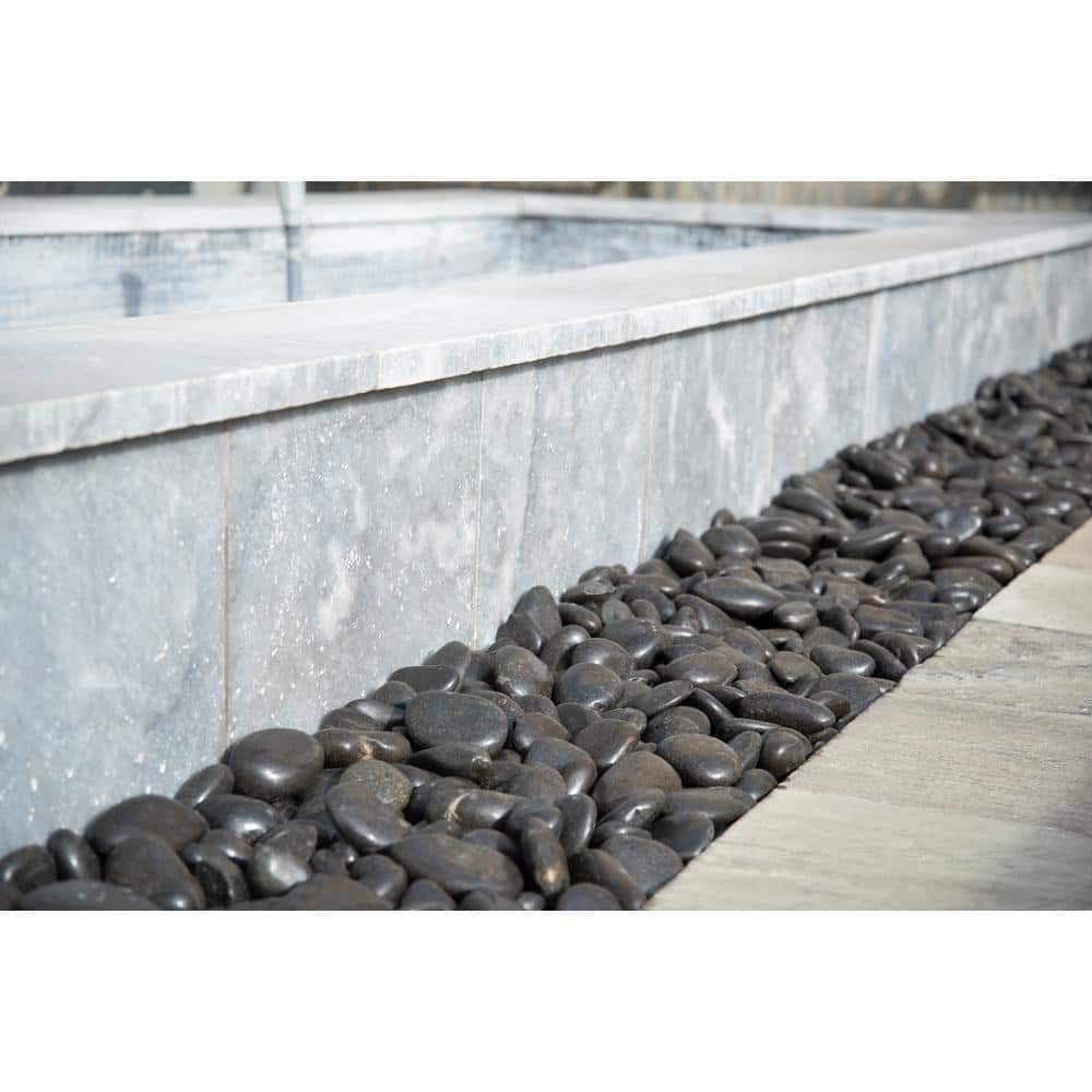 Polished Black 0.5 cu. ft . per Bag (0.25 in. to 0.75 in.) Bagged Landscape Pebbles (1 Bag/0.5 cu. ft.) - Hercitys