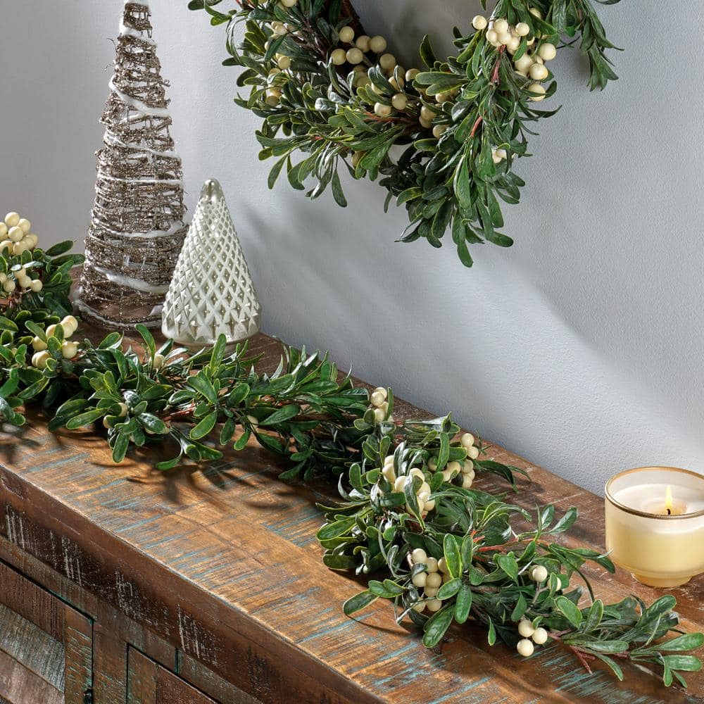 Mariette 4.5 ft. Snowberry Artificial Christmas Garland - Hercitys