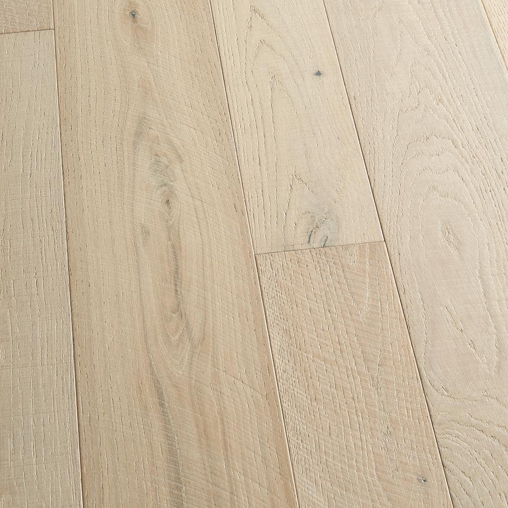 Seacliff French Oak 3/8 in. T x 4 & 6 in. W Click Lock Distressed Engineered Hardwood Flooring (19.8 sq. ft./case) - Hercitys