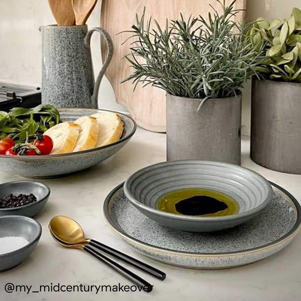Studio Grey Medium Coupe Plate (Set of 4) - Hercitys