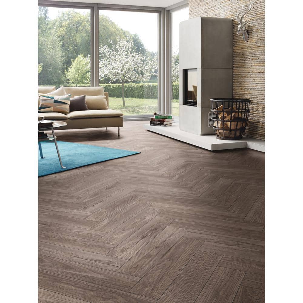 Twilight Sterling Oak Herringbone 8mm T x 4.96 in. W Water ResistantLaminate Wood Flooring (9.40 sq. ft./Case) - Hercitys
