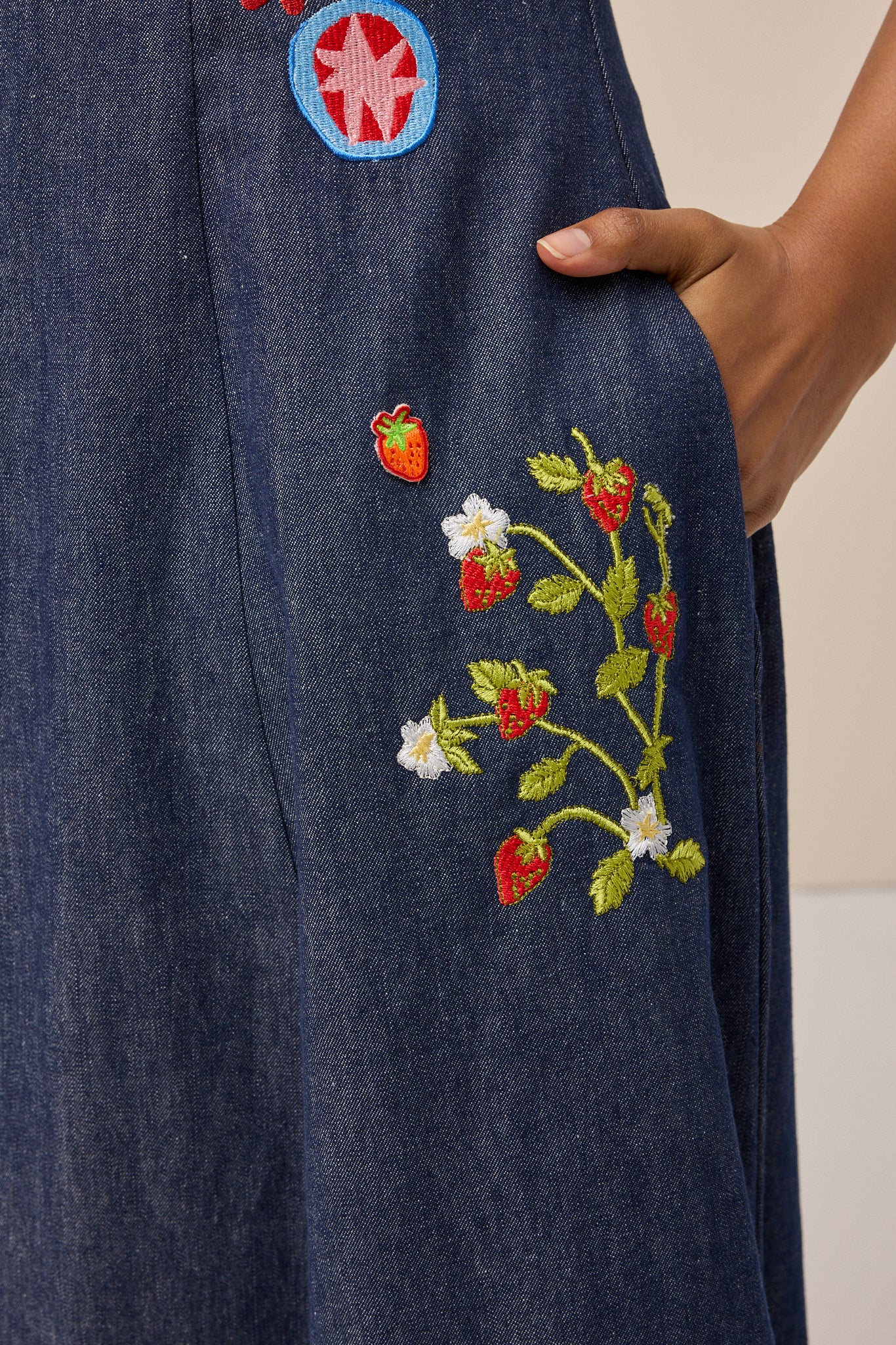 TRINKET DRESS - STORY BOOK EMBROIDERY - Hercitys